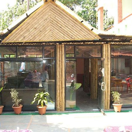 Oyo 7216 Kris Resort Goa Exterior foto